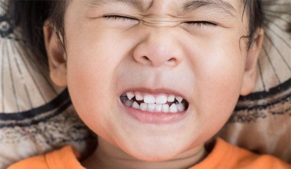 Sửa thói nghiến răng khi ngủ của trẻ