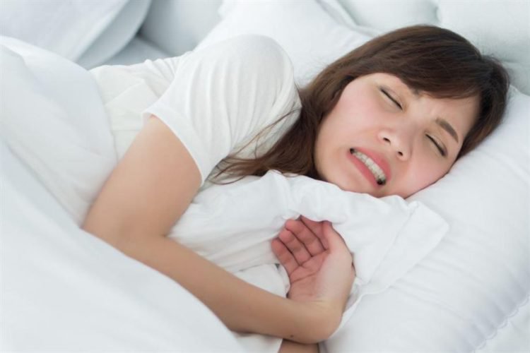 Nghiến răng khi ngủ: Nguyên nhân, tác hại và cách điều trị | ngủ nghiến răng là người như thế nào
