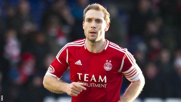 Russell Anderson agrees new Aberdeen contract - BBC Sport