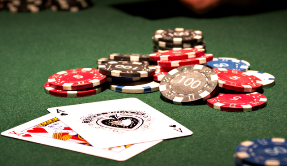 Luật chơi bài poker 5 lá cực kỳ đơn giản dành cho người mới bắt đầu