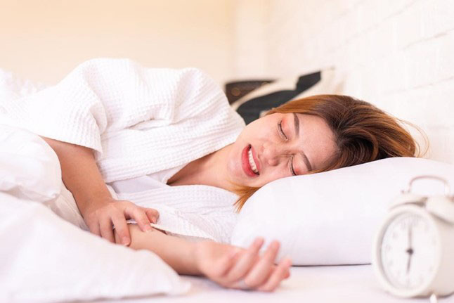Tại sao nghiến răng khi ngủ trở thành một vấn đề tâm linh phổ biến?
