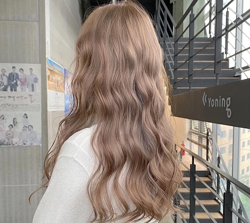 Trà sữa nâu đổi màu ra màu gì? Các Kiểu Tóc Nhuộm Màu Nâu Sữa