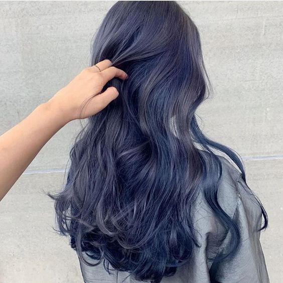 Có cần tẩy tóc để nhuộm xanh đậm không? Cách tự nhuộm tại nhà