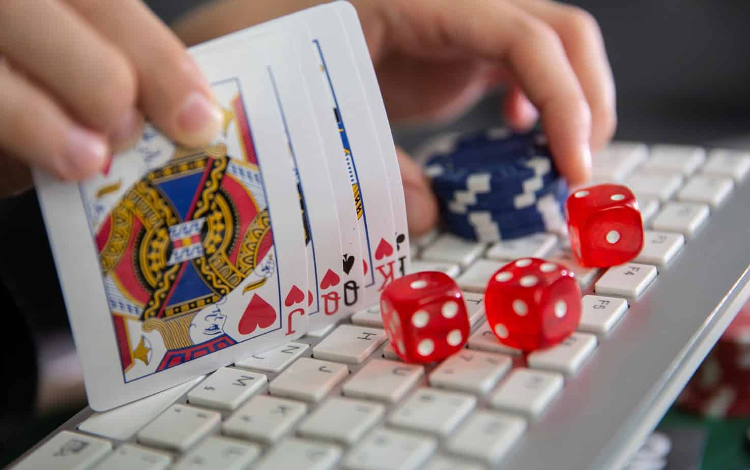 Tội cờ bạc là gì? Quy định pháp luật hình sự [2023]