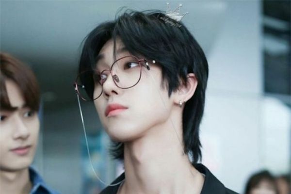 Kiểu tóc Mullet Side Part nam tính và “ngầu” 2022