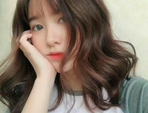 “Lộ diện” kiểu tóc xoăn Bloom đi đầu xu hướng hiện nay