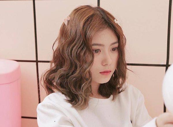 25+ Kiểu Tóc Dài Xoăn Cho Mặt Tròn Và Béo Trở Nên Thon Gọn Hơn