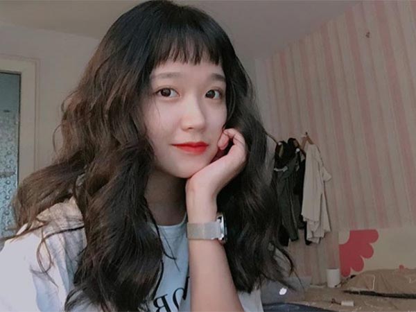 25+ Kiểu Tóc Dài Xoăn Cho Mặt Tròn Và Béo Trở Nên Thon Gọn Hơn