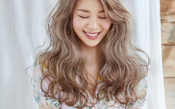 25+ Kiểu Tóc Dài Xoăn Cho Mặt Tròn Và Béo Trở Nên Thon Gọn Hơn